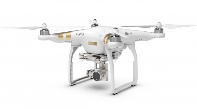 중국 DJI가 선보인 4K 카메라 장착 드론 ‘팬텀 3 4K’ - DJI 제공